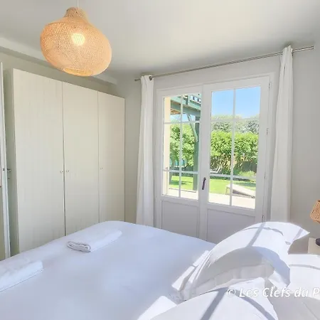 Tres Belle Maison A 2 Pas De La Mer, 6 Personnes *